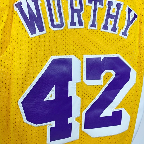 NBA Los Angeles Lakers James Worthy Jersey Med. - Picture 7 of 8